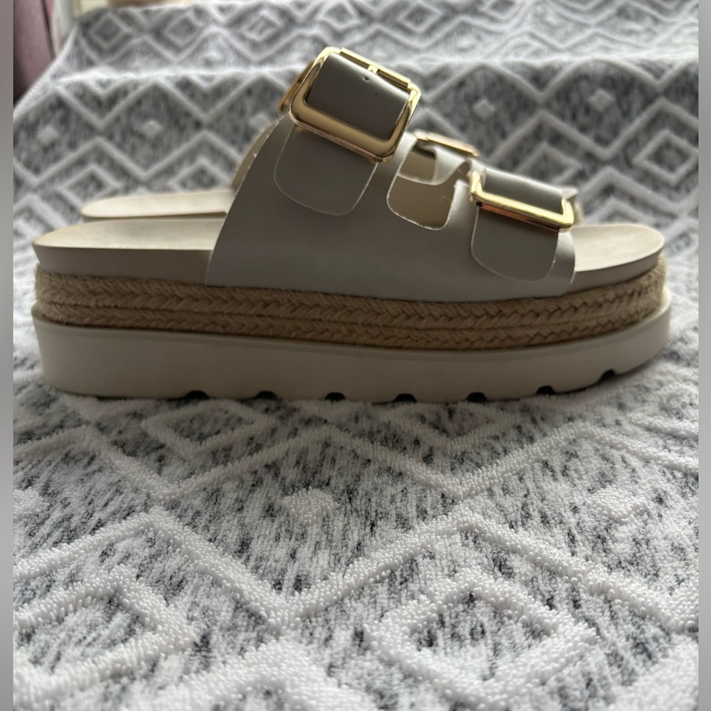 Women’s sandals- size 9